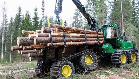 JTECH kouluttaa metsäkoneenkuljettajia / metsäkoneenkuljettajia